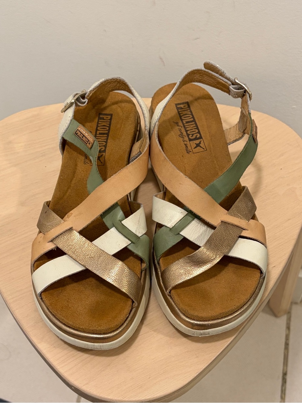 PIKOLINOS Cream, Tan, Olive & Metallic Bronze Leather Cross-Strap Sandals. Size